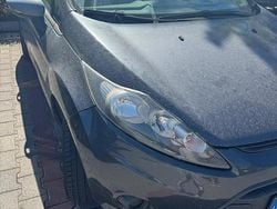 Grigio Usata 2009 Ford Fiesta Tre volumi | 3000 € (Ottimo prezzo)