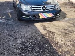 Nero Usata 2011 Mercedes 220 Tre volumi | 7650 € (Buon prezzo)