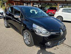 Nero Usata 2014 Renault Clio IV Tre volumi | 4499 € (Molto cara)