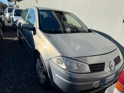 Argento Usata 2004 Renault Mégane II Dynamique Tre volumi | 1490 € (Cara)