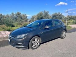 Grigio Usata 2014 Opel Astra Tre volumi | 4099 € (Buon prezzo)