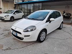 Bianco Usata 2012 Fiat Punto Lounge Tre volumi | 3900 € (Buon prezzo)