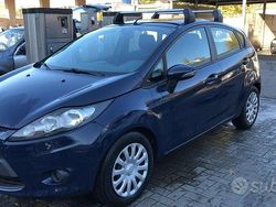 Usata 2010 Ford Fiesta Tre volumi | 3400 € (Buon prezzo)