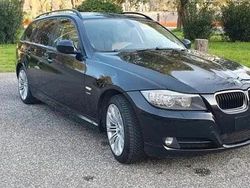 Nero Usata 2009 BMW 320 Station wagon | 6000 € (Molto cara)