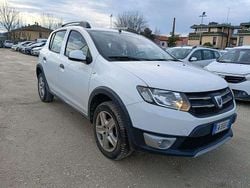 Bianco Usata 2014 Dacia Sandero Stepway Tre volumi | 6500 € (Buon prezzo)