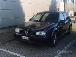 Blu Usata 2001 VW Golf IV Tre volumi | 1800 €