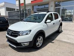 Bianco Usata 2013 Dacia Sandero Stepway Due volumi | 7450 € (Buon prezzo)
