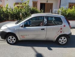 Grigio Usata 2004 Fiat Punto Due volumi | 600 € (Super prezzo)