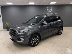 Grigio Usata 2017 Ford Kuga ST-Line SUV | 14.900 € (Cara)