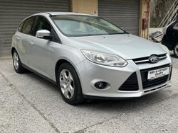 Grigio Usata 2013 Ford Focus Titanium Tre volumi | 5999 € (Ottimo prezzo)