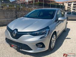 Grigio Usata 2022 Renault Clio V Zen Tre volumi | 13.900 € (Molto cara)