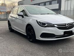 Bianco Usata 2019 Opel Astra Tre volumi | 9500 € (Ottimo prezzo)