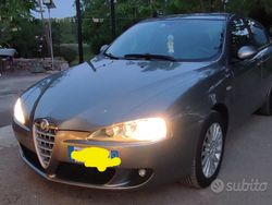 Grigio Usata 2006 Alfa Romeo 147 Due volumi | 2800 € (Buon prezzo)