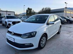 Bianco Usata 2015 VW Polo Comfortline Tre volumi | 7800 € (Buon prezzo)