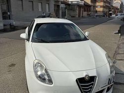Usata 2011 Alfa Romeo Giulietta Distinctive Due volumi | 6000 € (Buon prezzo)