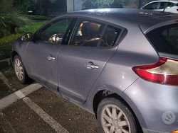 Usata 2010 Renault Mégane Tre volumi | 3300 € (Buon prezzo)