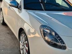 Bianco Usata 2011 Alfa Romeo Giulietta Tre volumi | 7000 € (Ottimo prezzo)