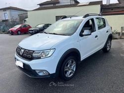 Usata 2017 Dacia Sandero Tre volumi | 8700 € (Buon prezzo)