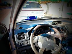 Grigio Usata 2004 Mitsubishi Space Star Tre volumi | 800 €