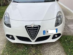 Bianco Usata 2012 Alfa Romeo Giulietta Tre volumi | 5800 € (Buon prezzo)