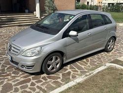 Grigio Usata 2009 Mercedes B180 Monovolume | 2700 € (Buon prezzo)