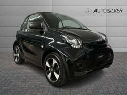 Nero / pastello Usata 2022 Smart ForTwo Electric Drive Passion Due volumi | 12.300 € (Ottimo prezzo)