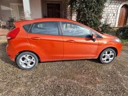 Usata 2012 Ford Fiesta Tre volumi | 3200 € (Buon prezzo)