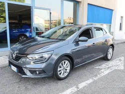 Grigio Usata 2018 Renault Mégane IV Business Tre volumi | 13.500 € (Buon prezzo)