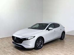 Bianco Nuova 2025 Mazda 3 Exclusive-Line Tre volumi | 30.500 € (Buon prezzo)