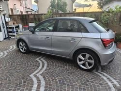 Usata 2015 Audi A1 Sportback Ambiente Due volumi | 12.600 € (Buon prezzo)