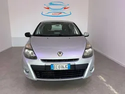 Argento Usata 2010 Renault Clio II Luxe Tre volumi | 3690 € (Buon prezzo)