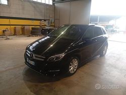 Nero Usata 2015 Mercedes B200 Monovolume | 7000 € (Buon prezzo)