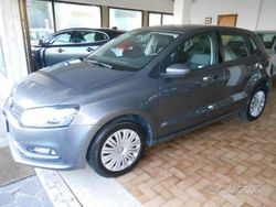Grigio scuro Usata 2015 VW Polo Tre volumi | 8950 € (Buon prezzo)