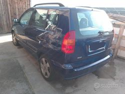 Blu Usata 2003 Mitsubishi Space Star Comfort Edition Monovolume | 1500 €