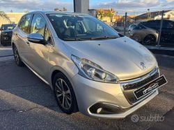 Grigio Usata 2016 Peugeot 208 Allure Due volumi | 6900 € (Buon prezzo)