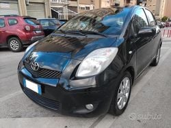 Nero Usata 2010 Toyota Yaris Tre volumi | 3650 € (Super prezzo)