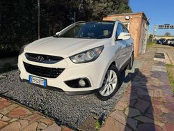 Bianco Usata 2012 Hyundai ix35 Comfort SUV | 8000 € (Cara)