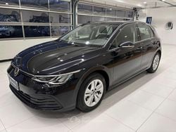 Deep black perlato Usata 2023 VW Golf VIII Life Tre volumi | 20.790 € (Buon prezzo)