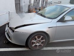 Grigio Usata 2009 Alfa Romeo 159 Station wagon | 1000 € (Super prezzo)