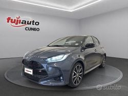 Grigio Nuova 2025 Toyota Yaris Hybrid Sport Due volumi | 27.400 € (Cara)