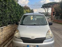 Grigio Usata 2001 Toyota Yaris Verso Monovolume | 2000 € (Buon prezzo)