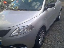 Grigio Usata 2015 Lancia Ypsilon Silver Due volumi | 5300 € (Buon prezzo)
