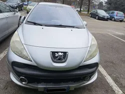Usata 2007 Peugeot 207 Tre volumi | 2500 € (Ottimo prezzo)