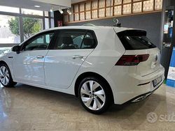 Bianco Usata 2022 VW Golf VIII Style Tre volumi | 22.900 € (Buon prezzo)