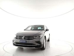 Moonstone grey Usata 2021 VW Tiguan Elegance SUV | 28.100 € (Cara)