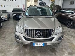 Grigio Usata 2007 Mercedes ML320 SUV | 7500 € (Buon prezzo)
