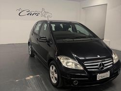 Blu Usata 2010 Mercedes A160 Avantgarde Due volumi | 2500 € (Buon prezzo)
