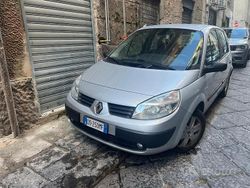 Grigio Usata 2006 Renault Scénic Monovolume | 2500 €
