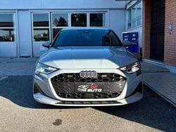 Blu/azzurro Usata 2025 Audi A3 Advanced Plus Tre volumi | 34.990 € (Buon prezzo)