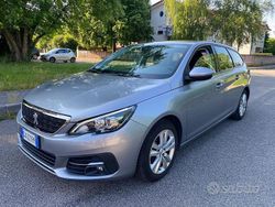 Grigio Usata 2020 Peugeot 308 Business-Line Tre volumi | 7500 € (Super prezzo)